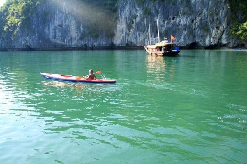 kayaking in Lan ha bay