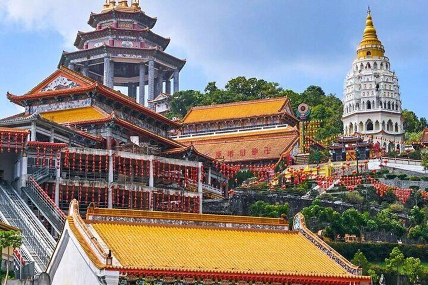 Chance to view the largest Buddhist temple in Southeast Asia