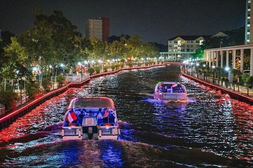 Choose Night Tour for different perspective of Malacca heritage under night lights