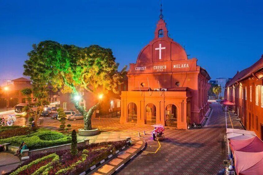 Choose Night Tour for different perspective of Malacca heritage under night lights