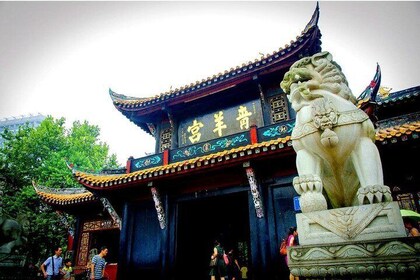 6-Hour Private Chengdu City Walking Tour with Tea Tasting