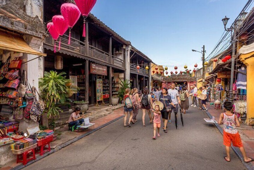 Hoi An Night Market - Hoi An Ancient Town