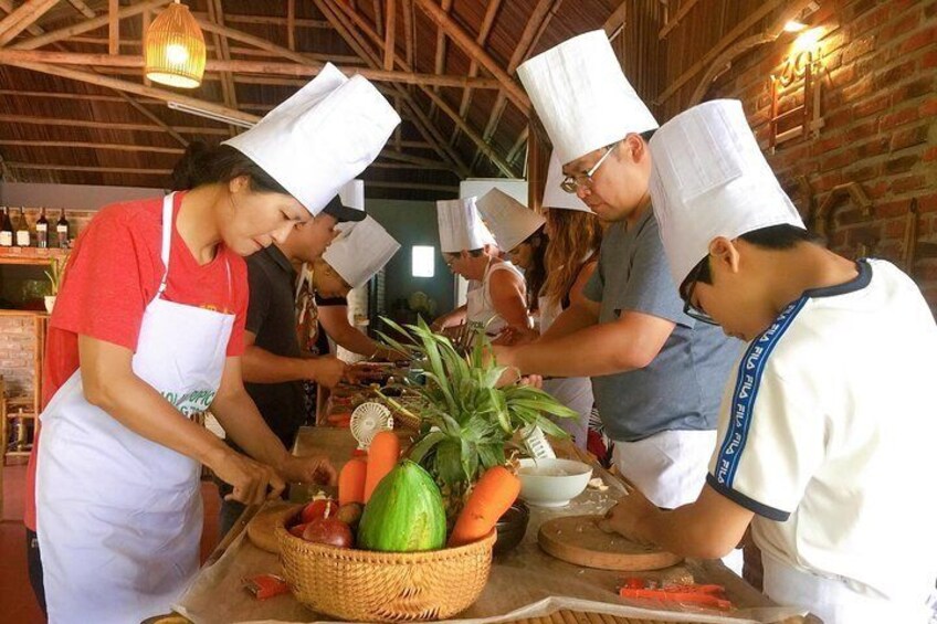 Cooking Class Hoi An : Local Market, Basket Boat, Fishing and Cooking Experience