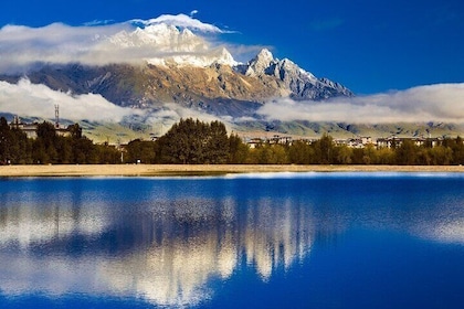 By bullet train from Kunming to Lijiang Jade Dragon snow Mountain