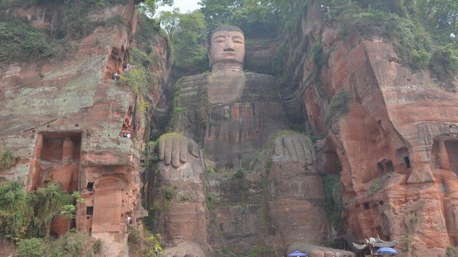 Private Leshan Giant Buddha day tour and Huanglongxi old town 8hours with lunch