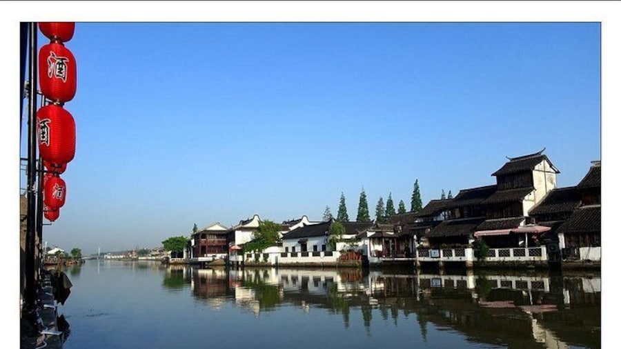 Private day tour to Zhujiajiao water town village and shanghai city market