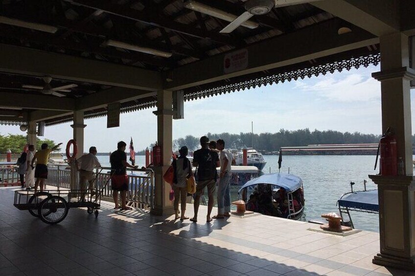 Kuala Besut Jetty (Perhentian Island) to Kuala Lumpur City One-way Transfer