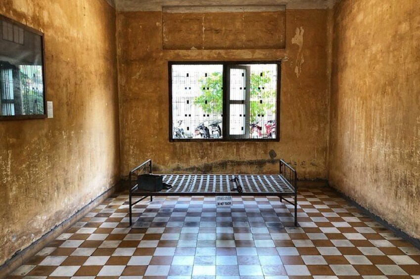 Half-Day Killing Field & Tuol Sleng Genocidal Museum with a local Tuk Tuk Tours