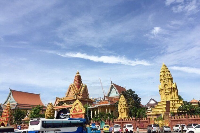 Full-Day Phnom Penh City & Silk Island with a local Tuk Tuk Tours