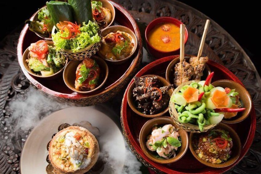 Traditional Khum Khantoke Dinner from Chiang Mai with Cultural Dance Show