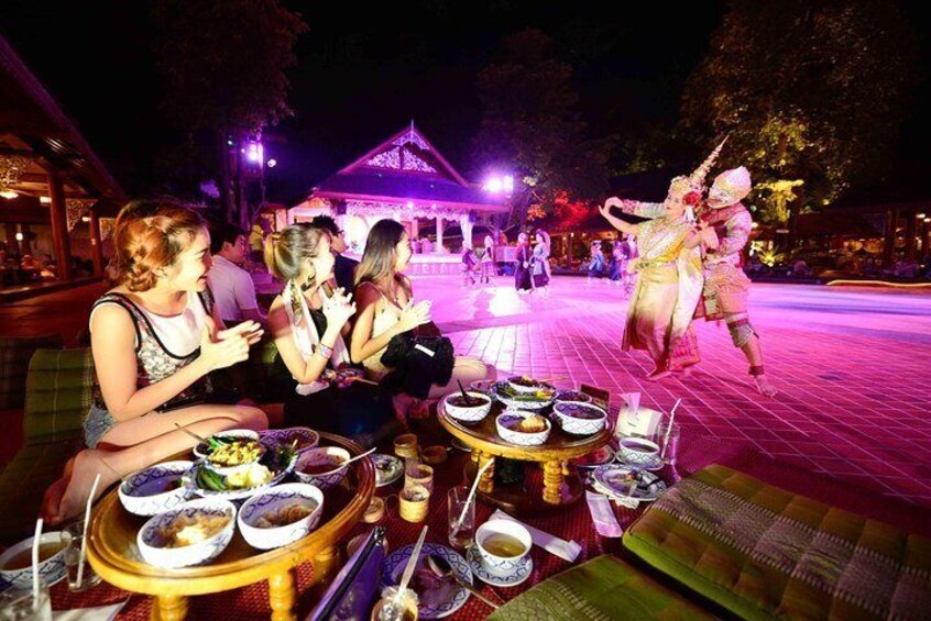 Traditional Khum Khantoke Dinner from Chiang Mai with Cultural Dance Show