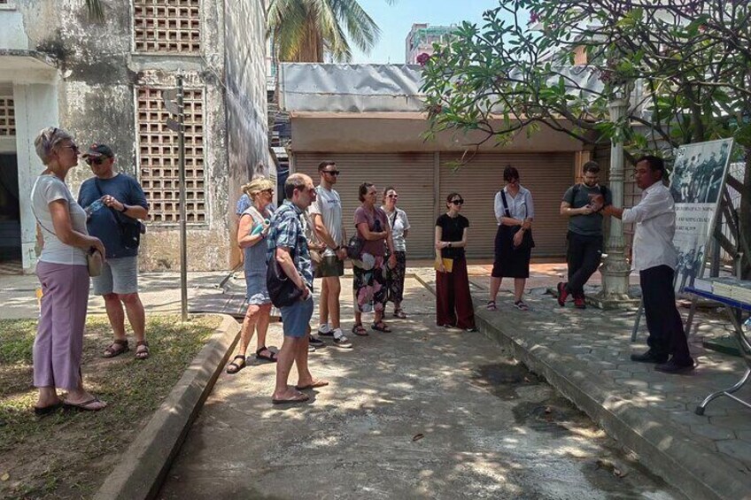 The Killing Field and Toul Sleng Genocide Museum (S21) Tour