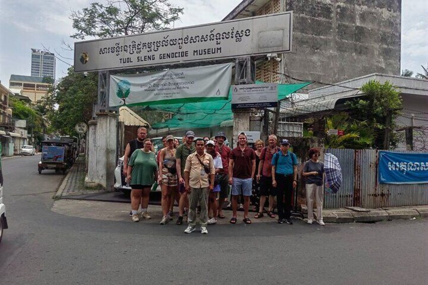 The Killing Field and Toul Sleng Genocide Museum (S21) Tour