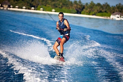 Maafushi: Wakeboard & Water-Ski
