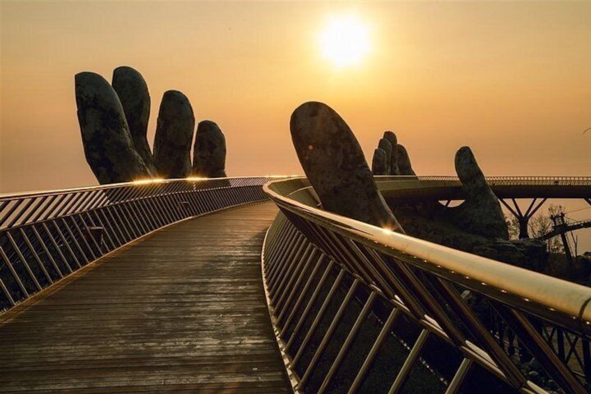 Private Golden Bridge & Ba Na Hills 1 Day with Buffets lunch & 2 ways cable car