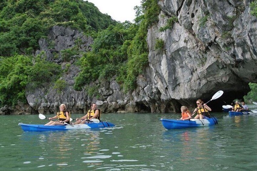 Kayaking in Luon Cave with Alova Premium Ship