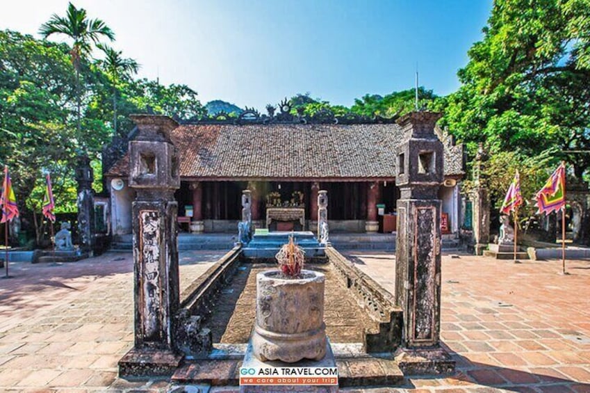 Full day Hoa Lu - Mua Cave - Trang An Boating with transfer & Buffet lunch
