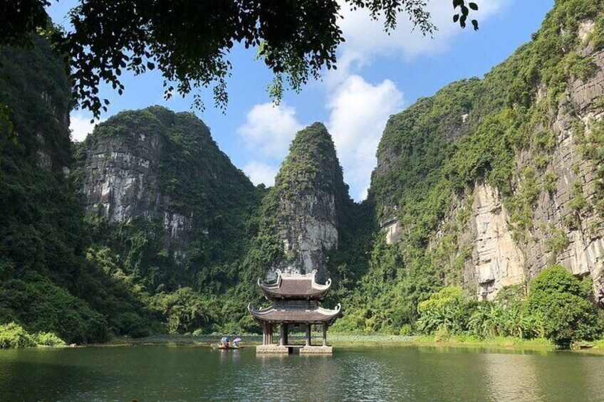 Trang An grottoes and Bai Dinh Pagoda Day Tour