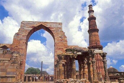 Day Tour of Delhi: Old and New with Local Experts