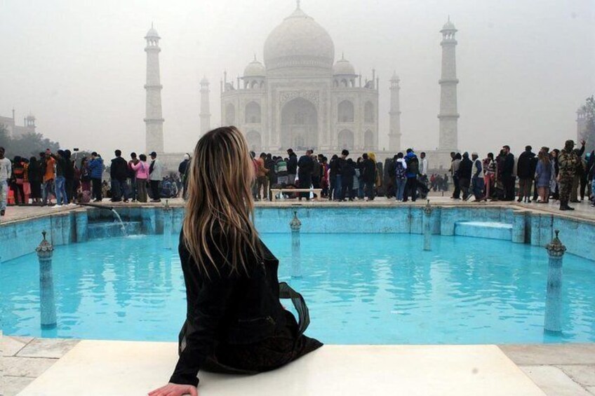 Taj Mahal and Agra Fort Full-Day Tour with Lunch from Delhi