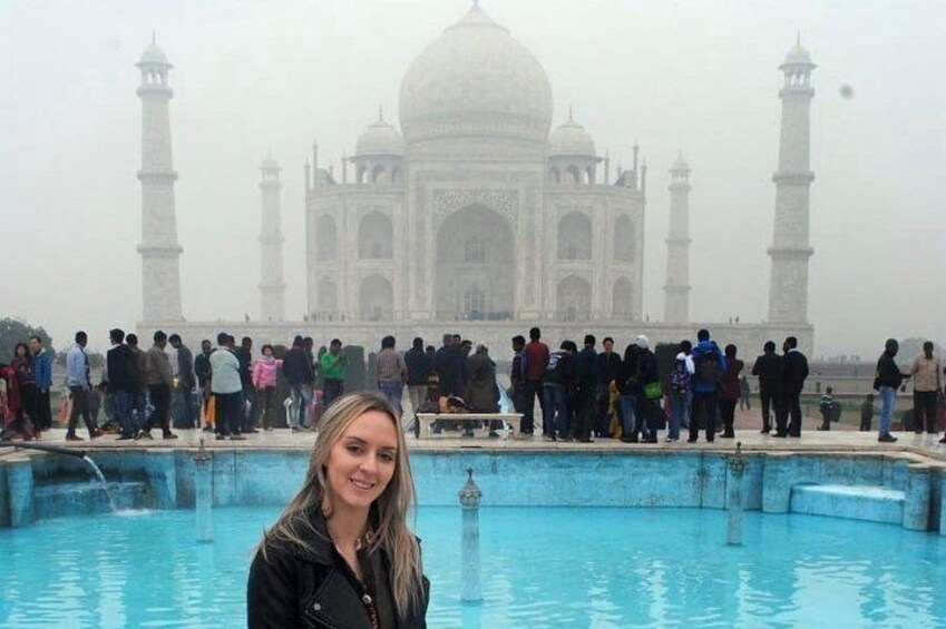 Taj Mahal and Agra Fort Full-Day Tour with Lunch from Delhi