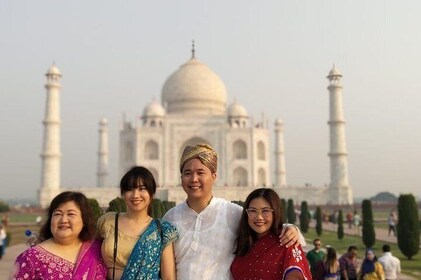 Taj Mahal Tour from Delhi with Lunch at 5 Star Hotel