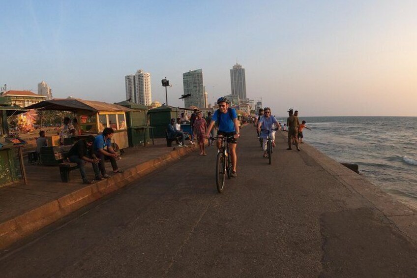 Luxury Night Cycle Tour of Colombo 