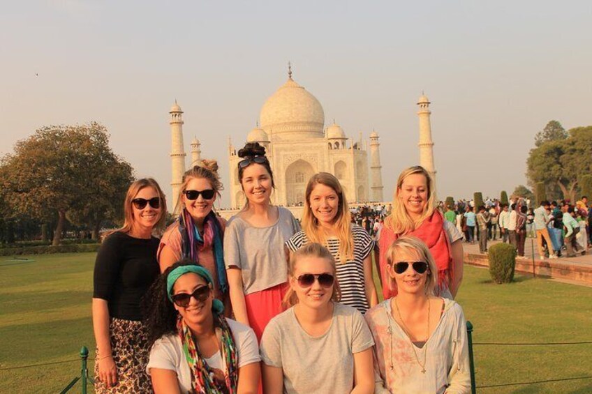 Ladies Special only - Same Day Agra Trip