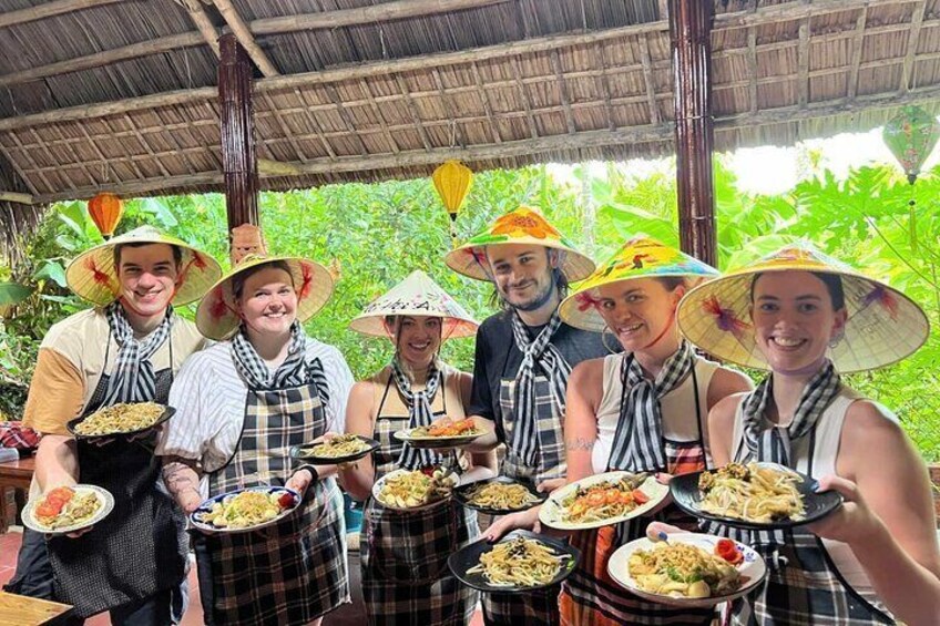 Hoi An Eco Cooking Class(Local market, Basket boat, crab fishing& cooking class)