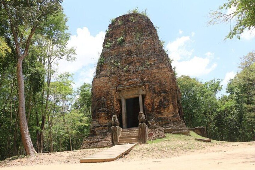 Lion temple at Sambor Preikuk.
