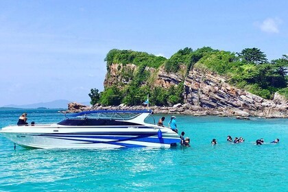 シュノーケリングと島巡り