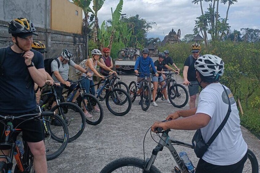 Ubud Downhill Cultural Cycling Tour with Rural and Meal