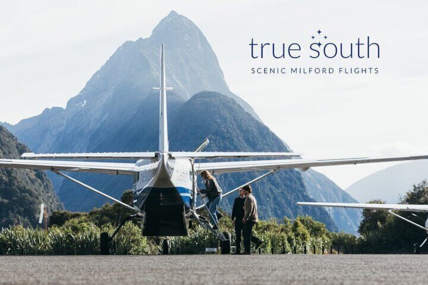 Milford Sound Tour by Plane from Queenstown, Including Cruise