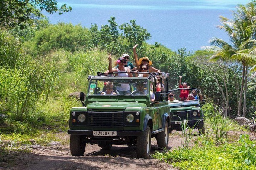 Tupuna Safari Bora Bora 4x4 jeep Tours Mount Popoti