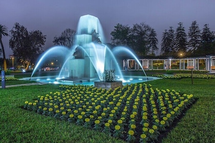 Magic Fountains Park & Bohemian Barranco - Evening tour