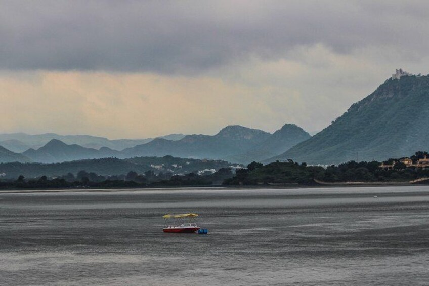 Landscape view of Pichola lake
Nomadic tours | Walking tour in Udaipur