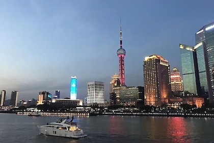 Shanghai Private Night Tour with Huangpu River Cruise, the Bund and Xintian...
