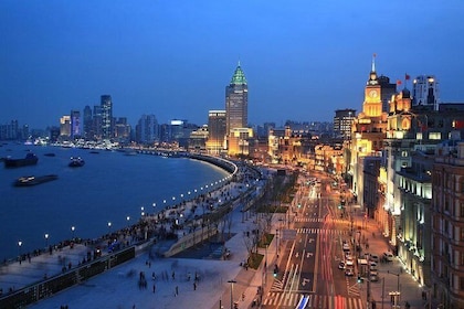 Shanghai Night Tour to Huangpu River Cruise +Dingtaifeng or Buffet at Cruis...