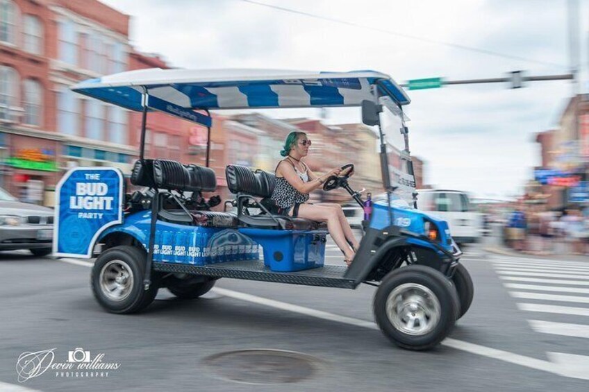 Explore the City of Nashville Tour by Golf Cart