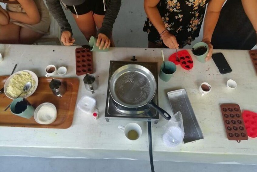 Learn and make your own chocolate bar
