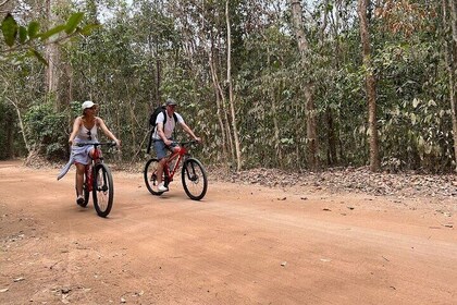 Private Angkor Wat Biking Tour at Sunrise