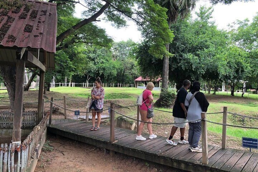 The Killing Field and Toul Sleng Genocide Museum Tour
