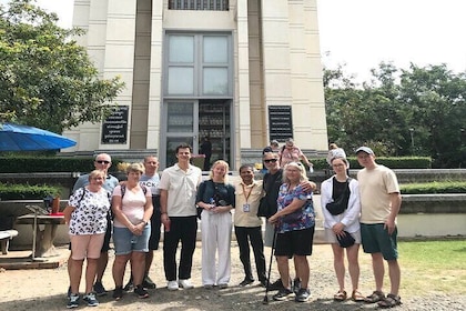 Tour del campo di sterminio e del museo del genocidio di Toul Sleng