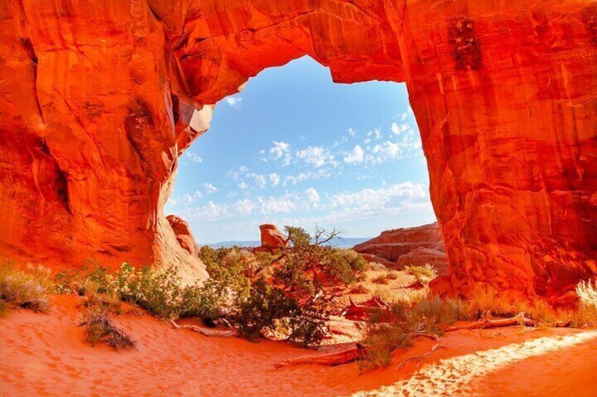 Immersive Arches National Park All Day Hiking Experience