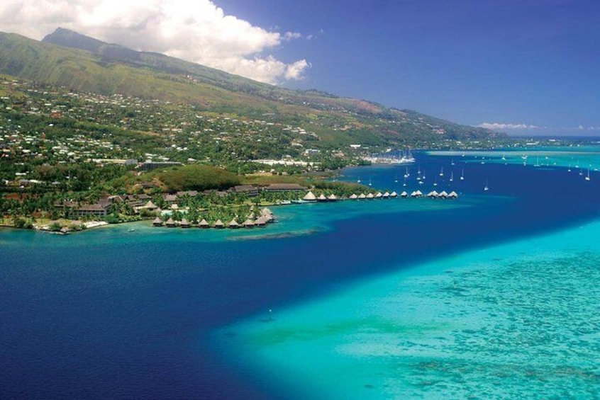 Tahiti wrecks and tropical fishes snorkeling at 3:30pm