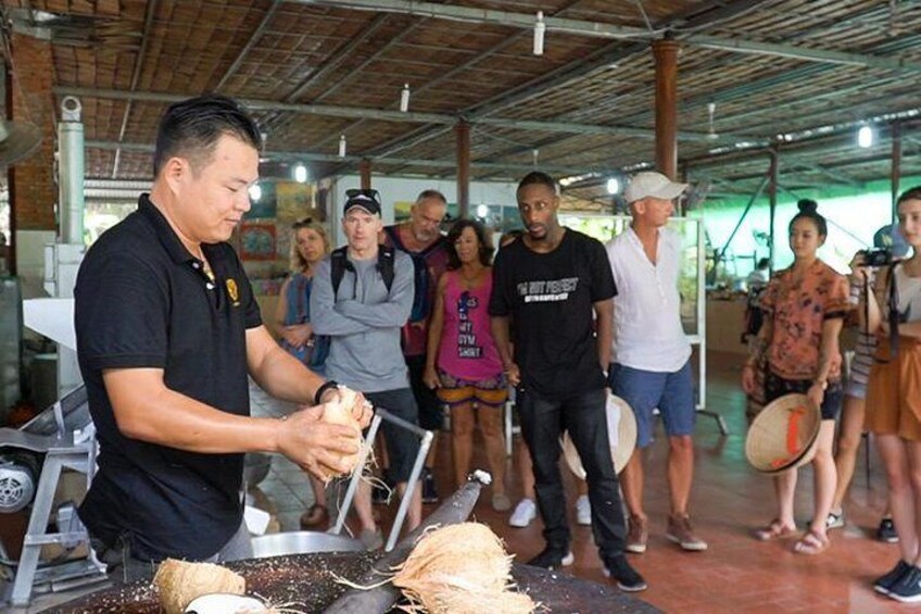 Mekong Delta Tour with Vinh Trang Pagoda, Rowing Boat Trip & Local Lunch