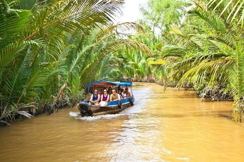 Mekong Delta Guided Tour from Ho Chi Minh city with Vinh Trang Pagoda & Lunch
