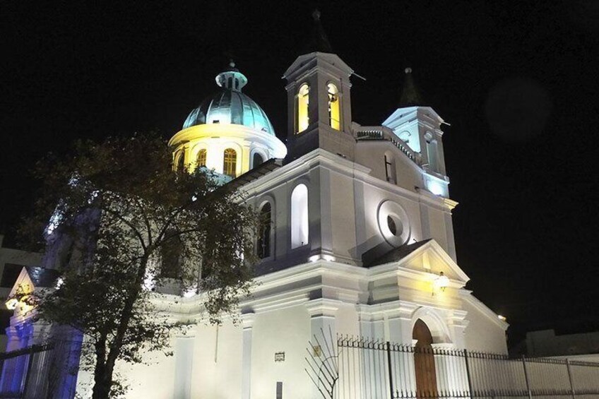 Historical Center at night