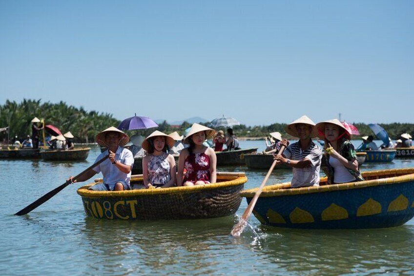 Basket boat tour, Hoi an by Night and food tasting from Da Nang 