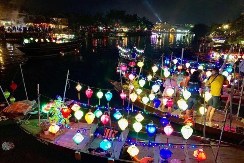 Basket boat tour, Hoi an by Night and food tasting from Da Nang